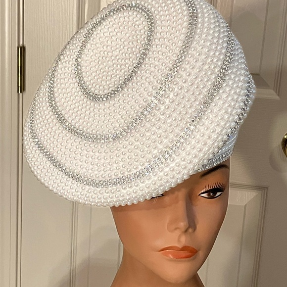 NEW CHARM NY White Pearl PILLBOX HAT CHURCH DERBY FORMAL RHINESTONES